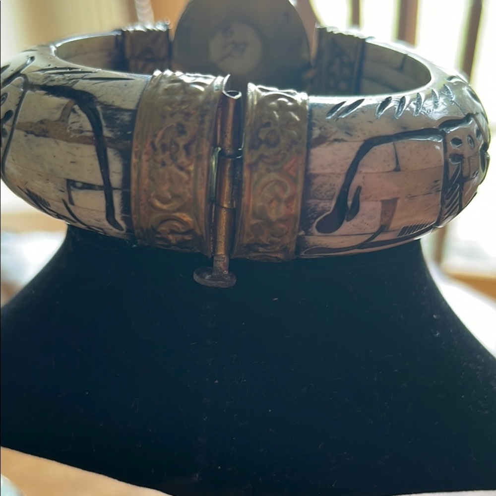 Unique Vintage-gold and cream bangle Bracelet with elephant - Picture 3 of 11